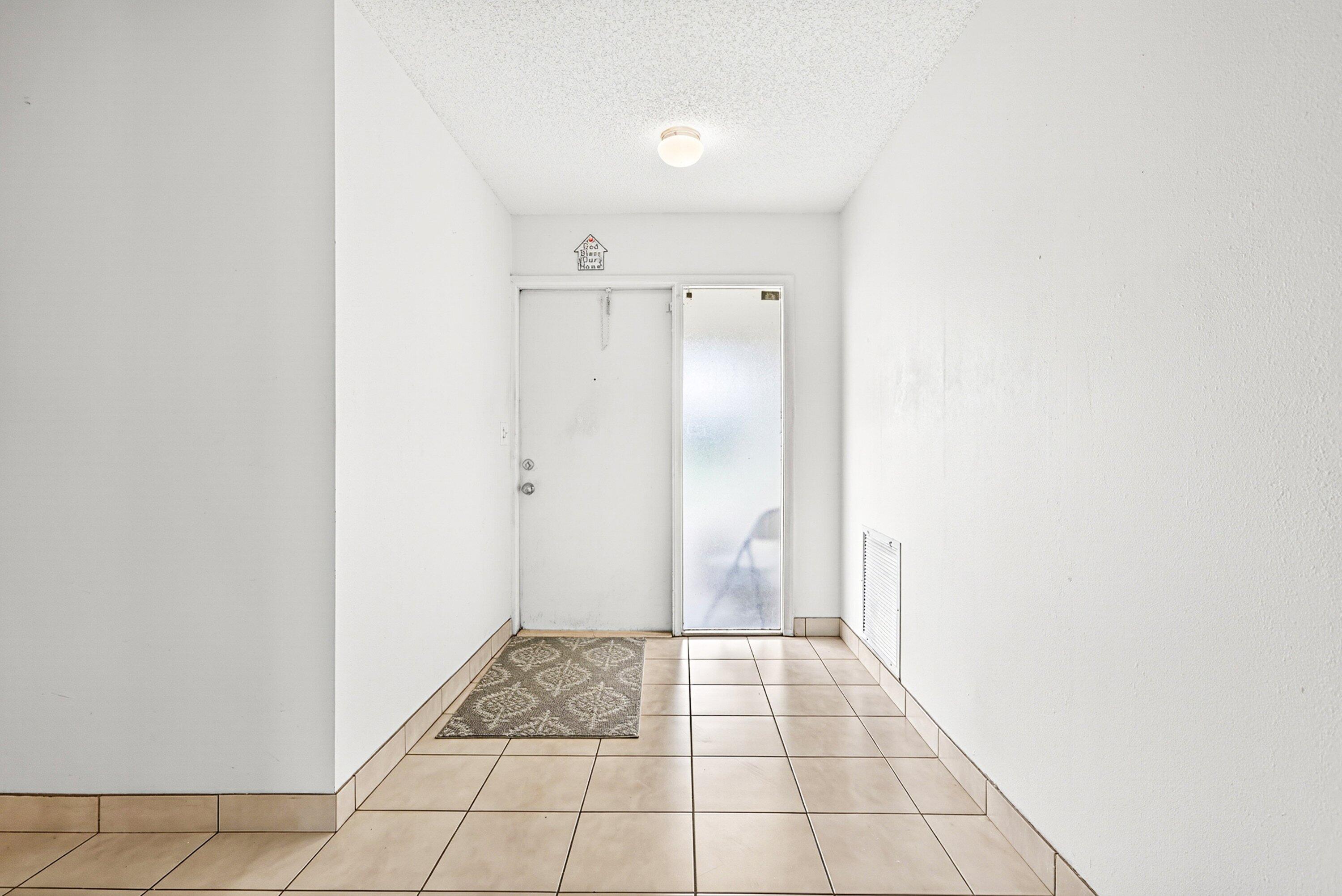 DELRAY VILLAS 4 - Residential