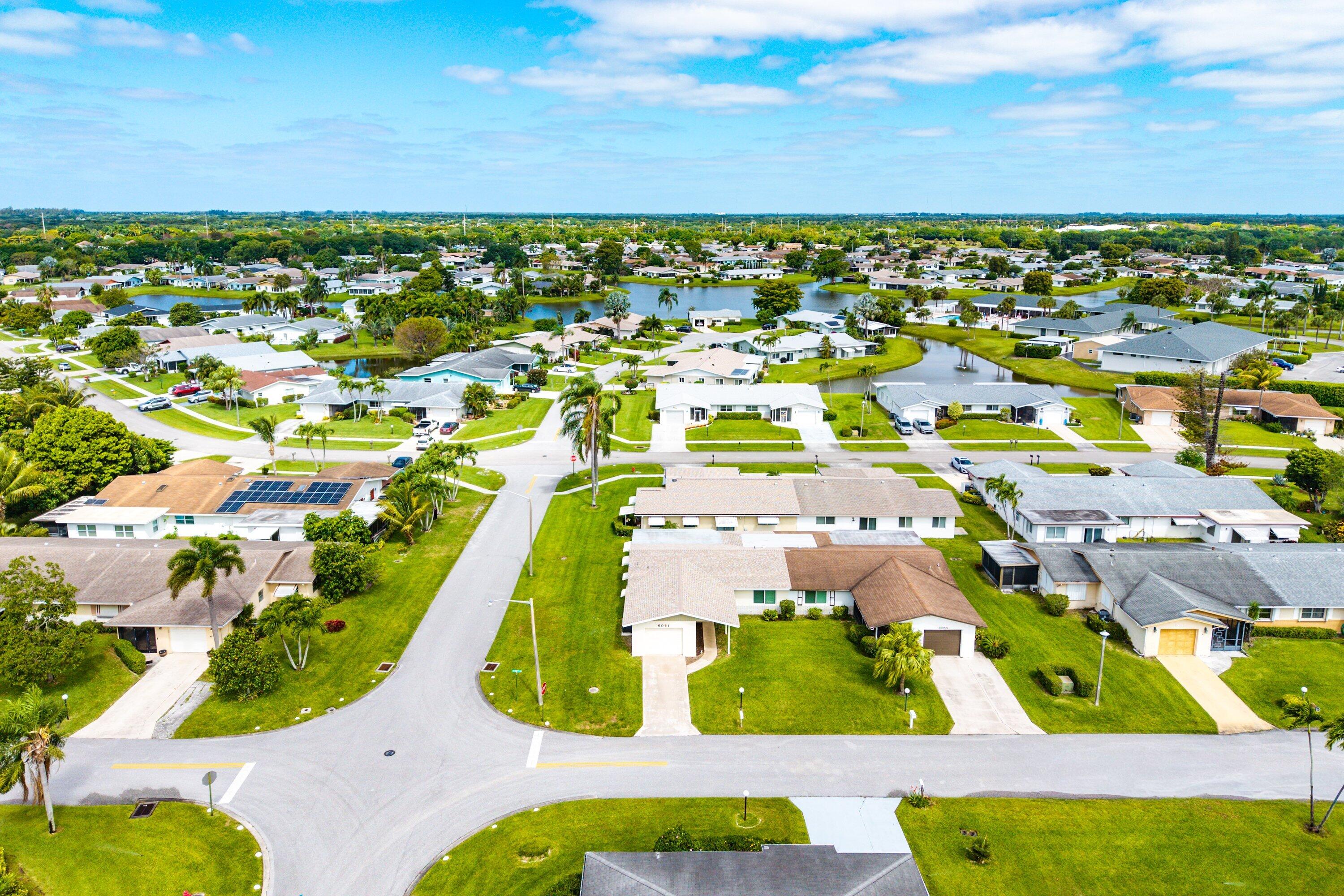 DELRAY VILLAS 4 - Residential