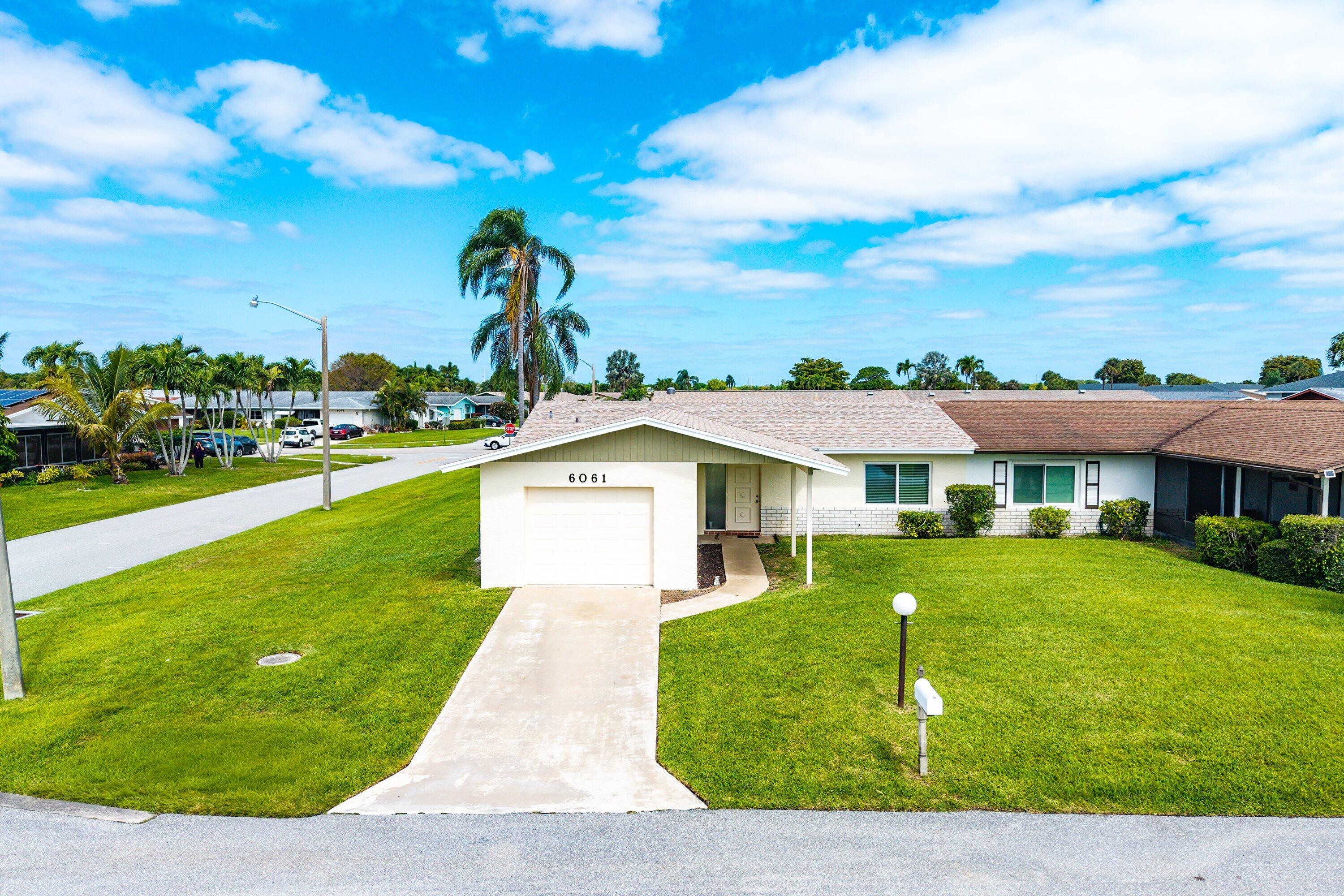 DELRAY VILLAS 4 - Residential