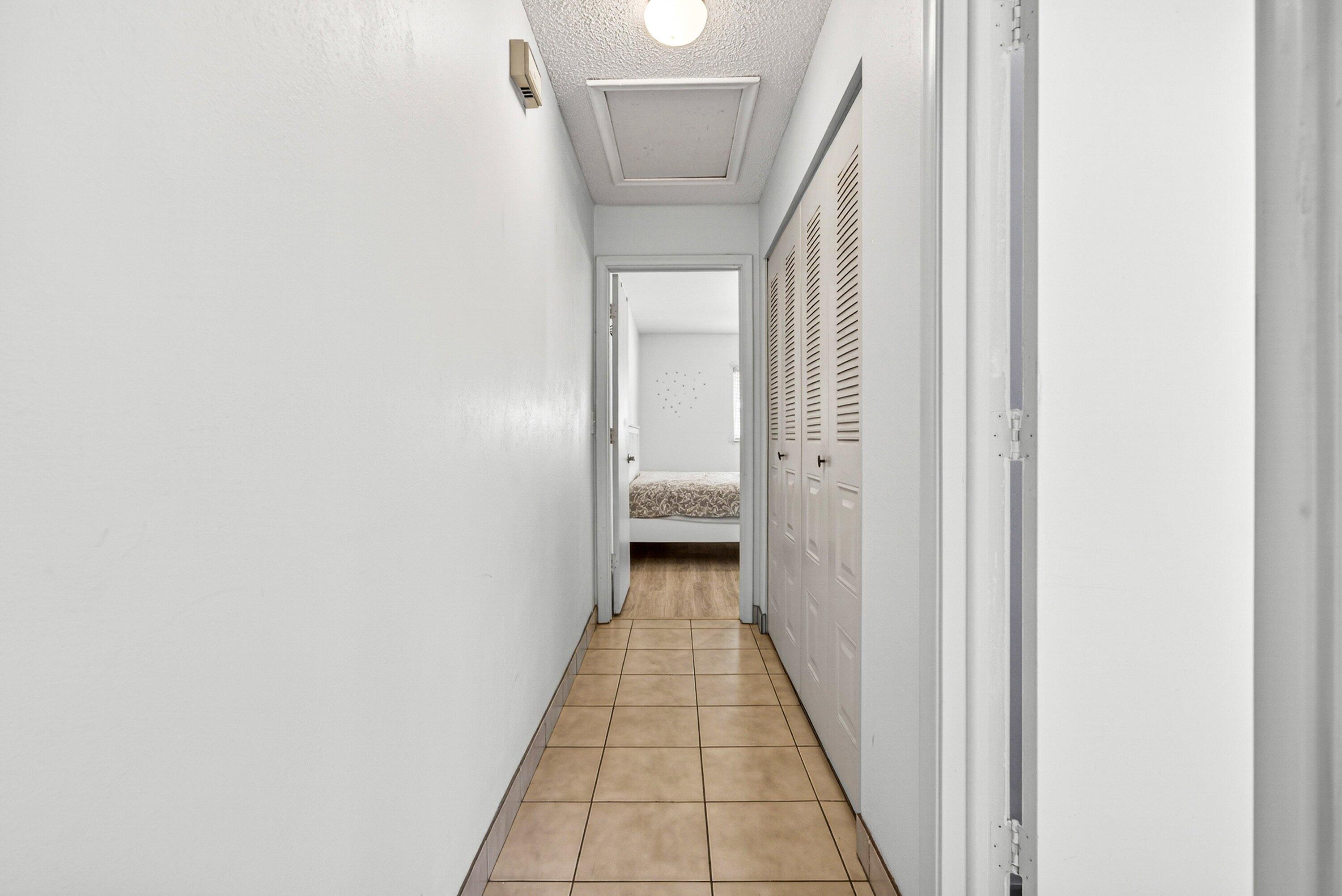 DELRAY VILLAS 4 - Residential