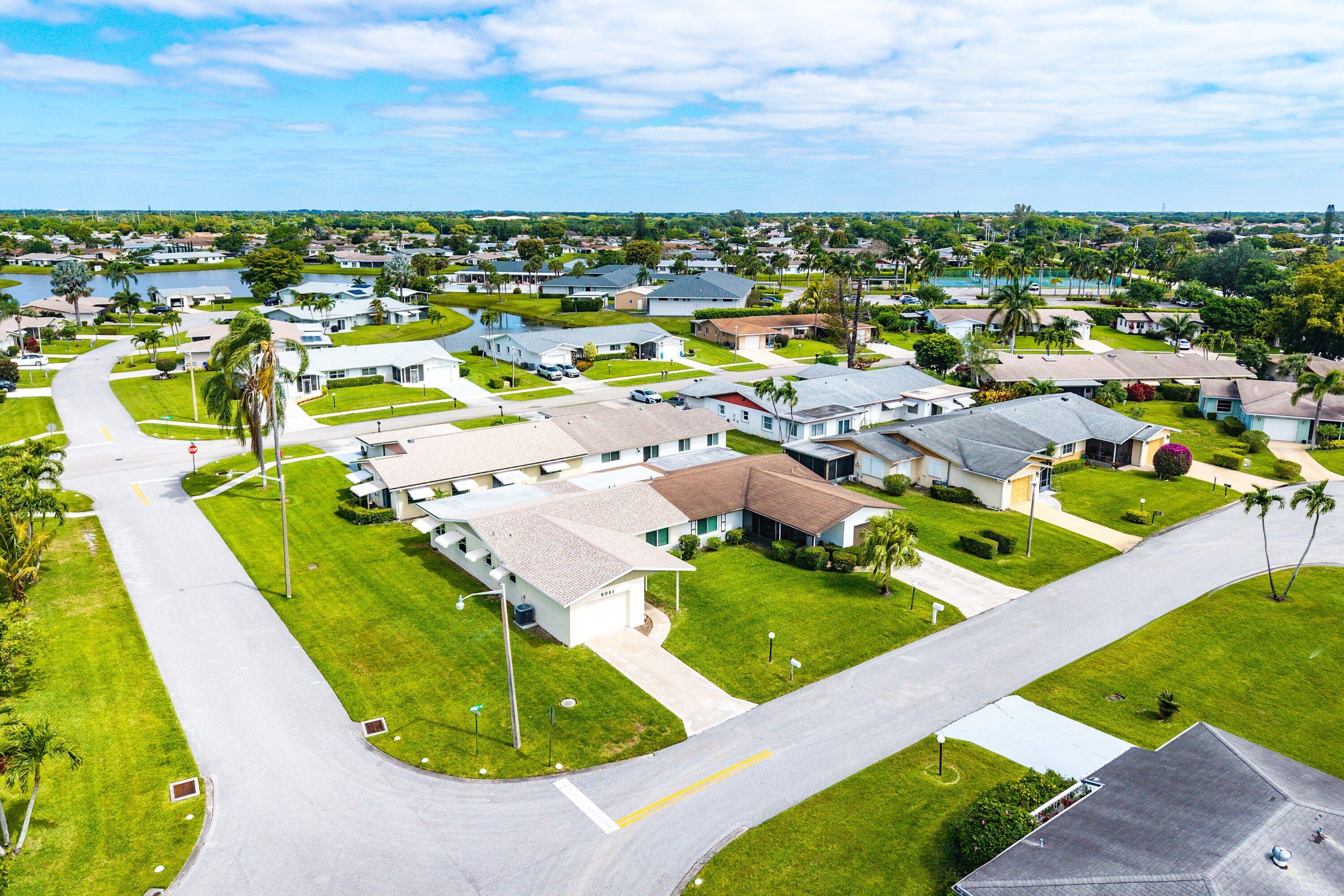 DELRAY VILLAS 4 - Residential