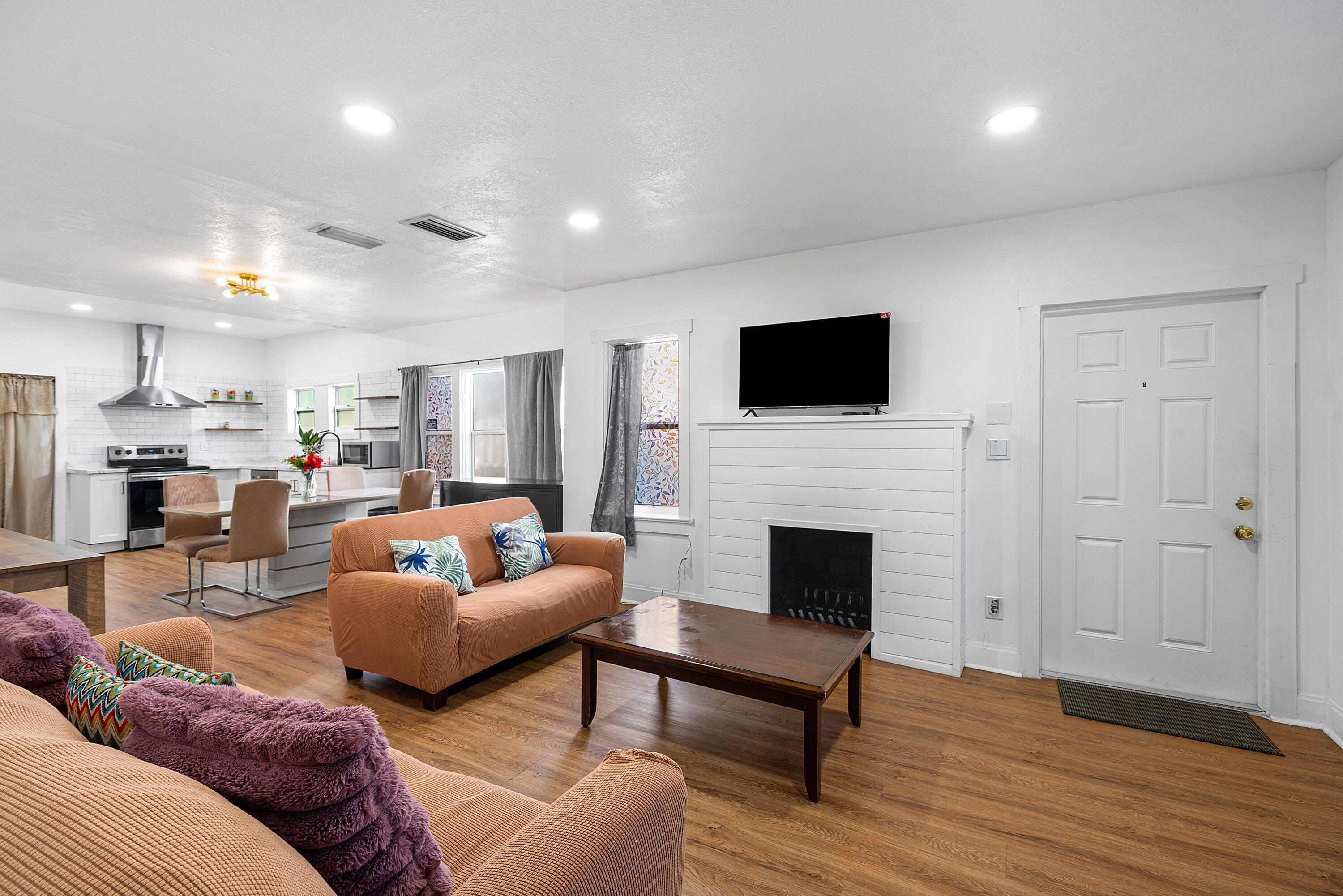 120 NW 4TH Avenue
