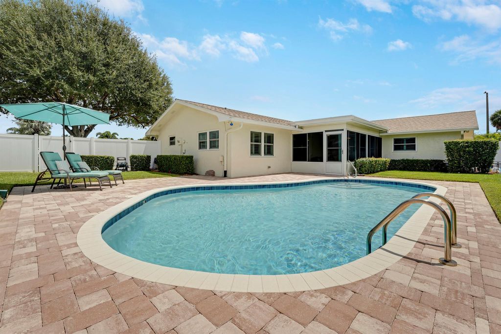 Photo of 4192 Elm Avenue, Palm Beach Gardens, FL 33410 (MLS # R11112213)