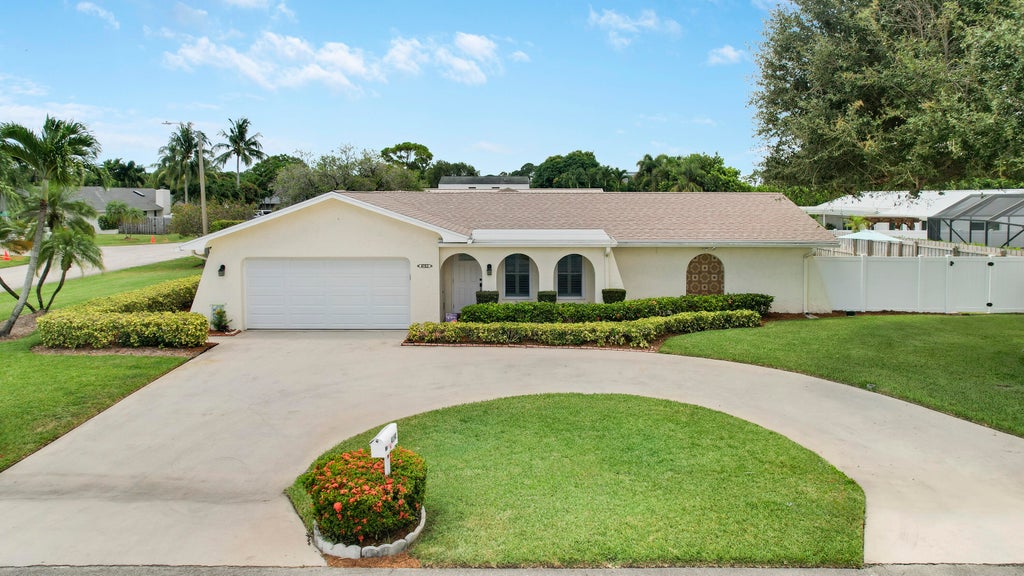 Photo of 4192 Elm Avenue, Palm Beach Gardens, FL 33410 (MLS # R11112213)