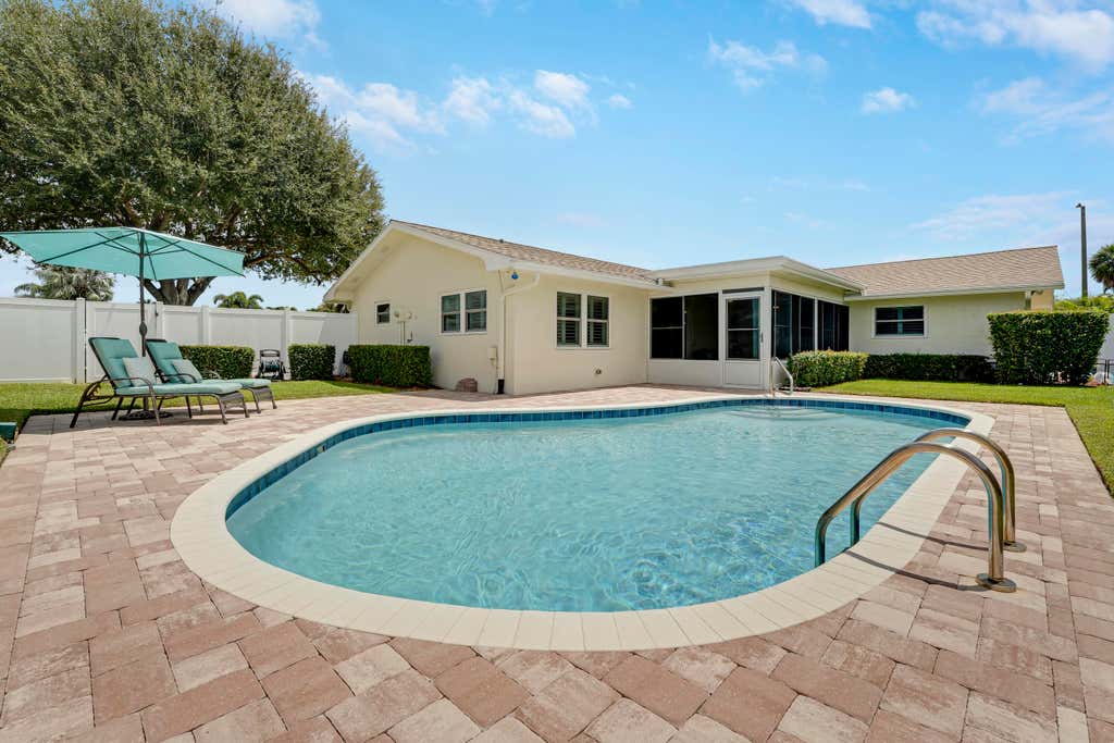 Photo of 4192 Elm Avenue, Palm Beach Gardens, FL 33410 (MLS # R11112213)