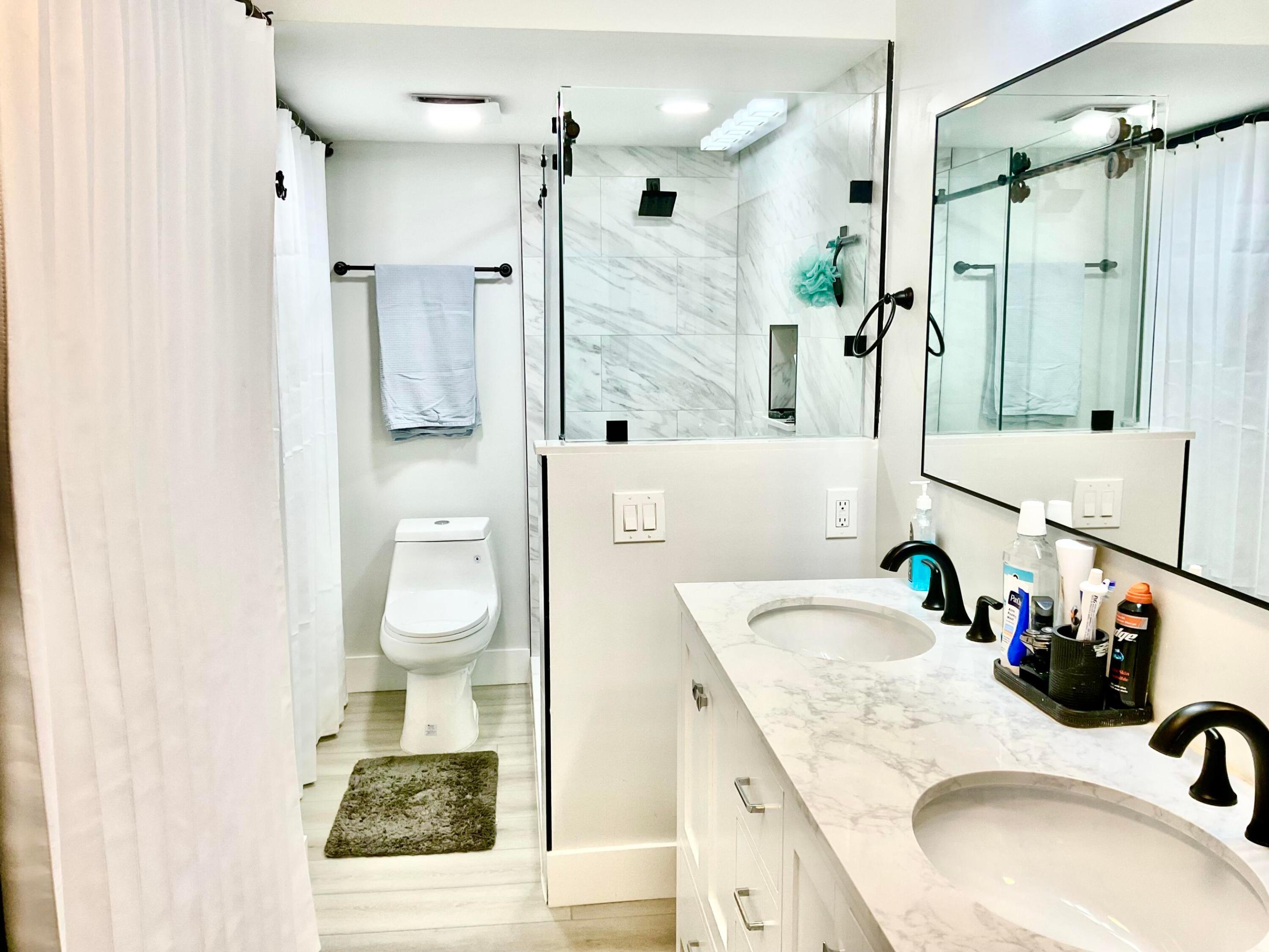 MAYFAIR HOUSE CONDO - Residential