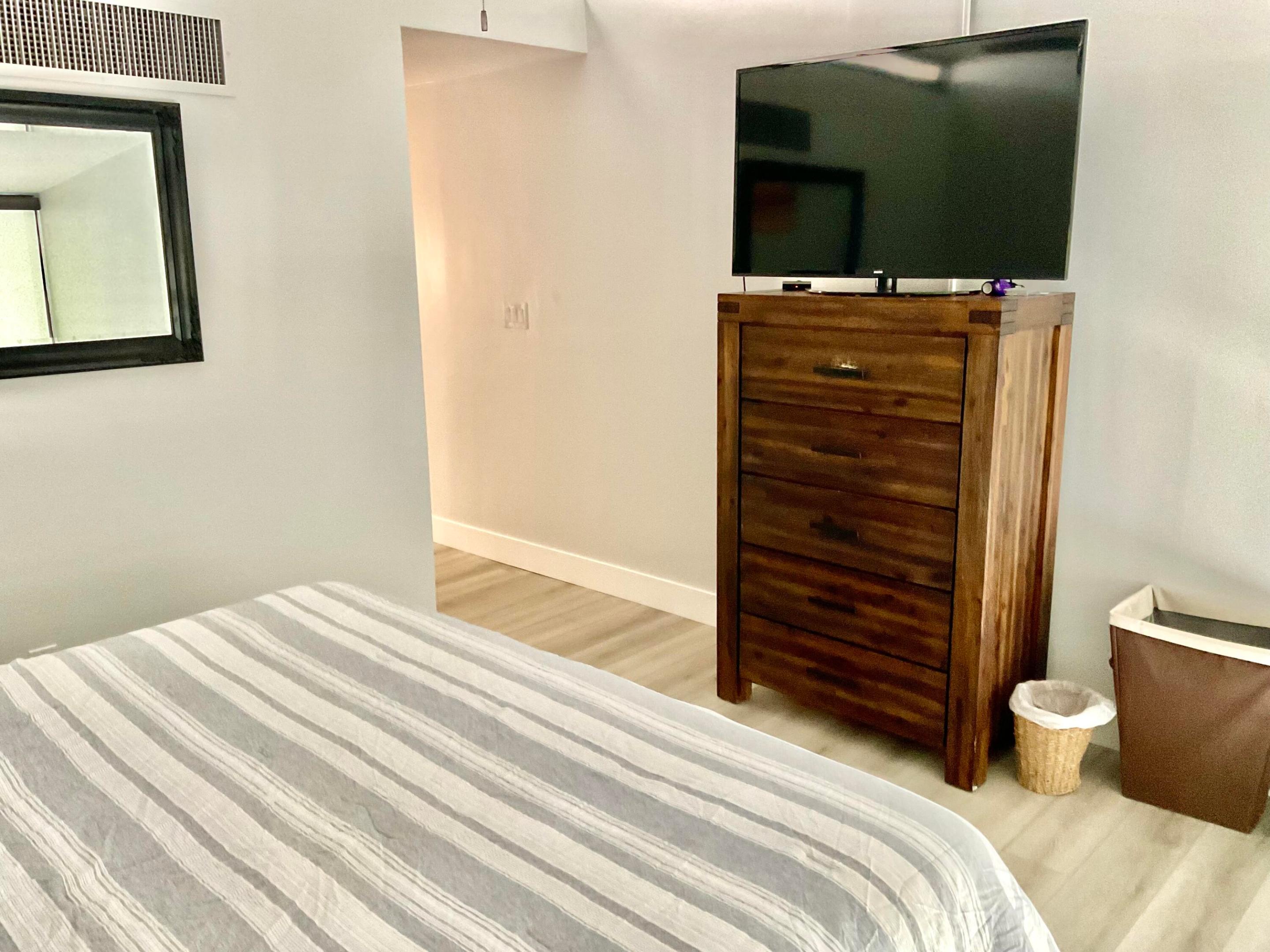MAYFAIR HOUSE CONDO - Residential