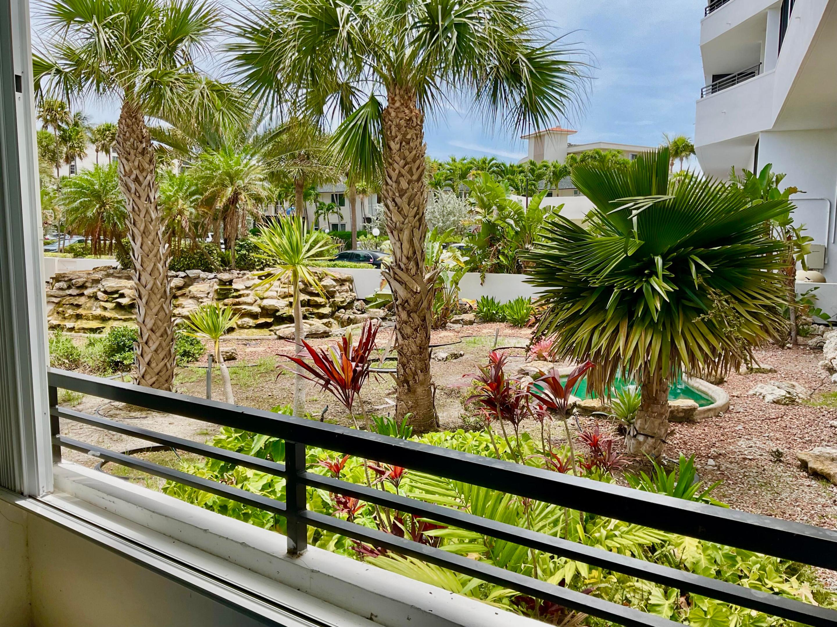 MAYFAIR HOUSE CONDO - Residential