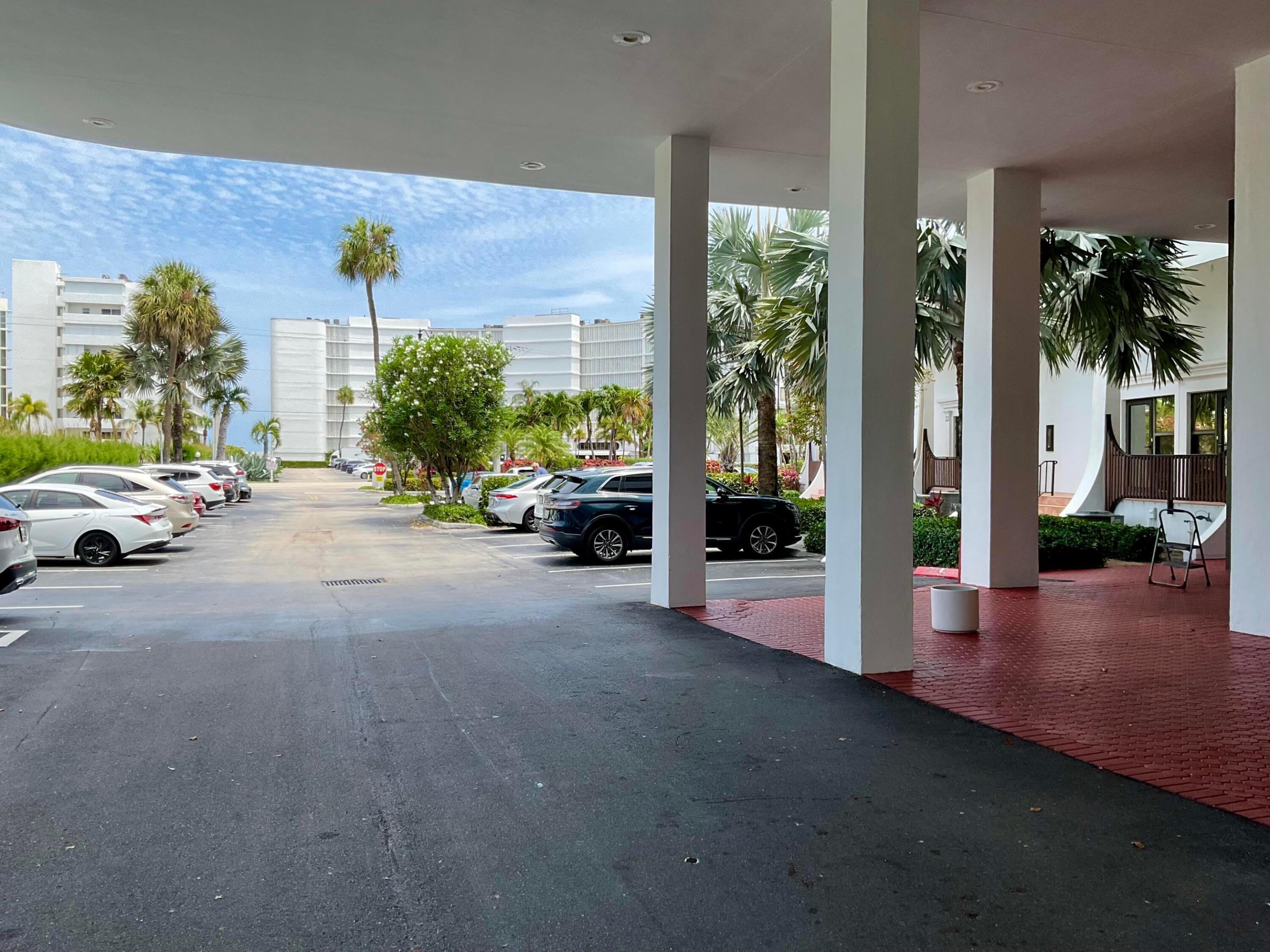 MAYFAIR HOUSE CONDO - Residential