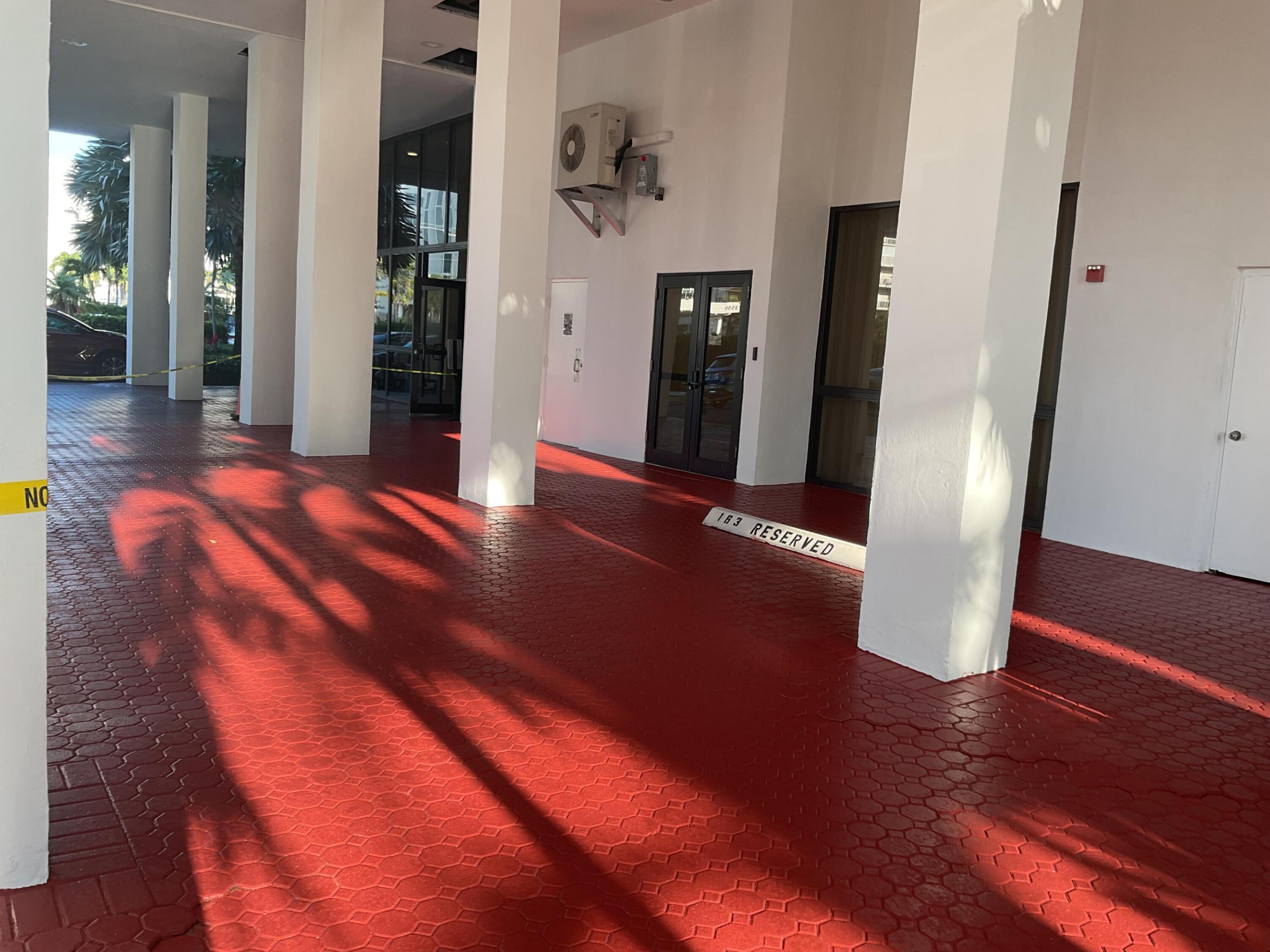MAYFAIR HOUSE CONDO - Residential