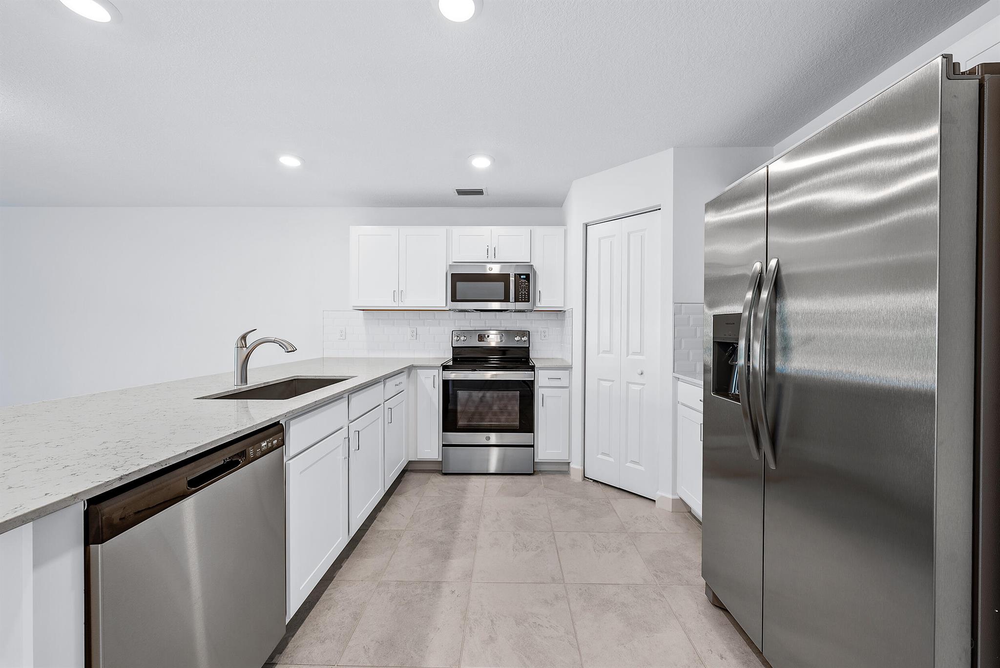 LAKEWOOD COVE - Residential Lease