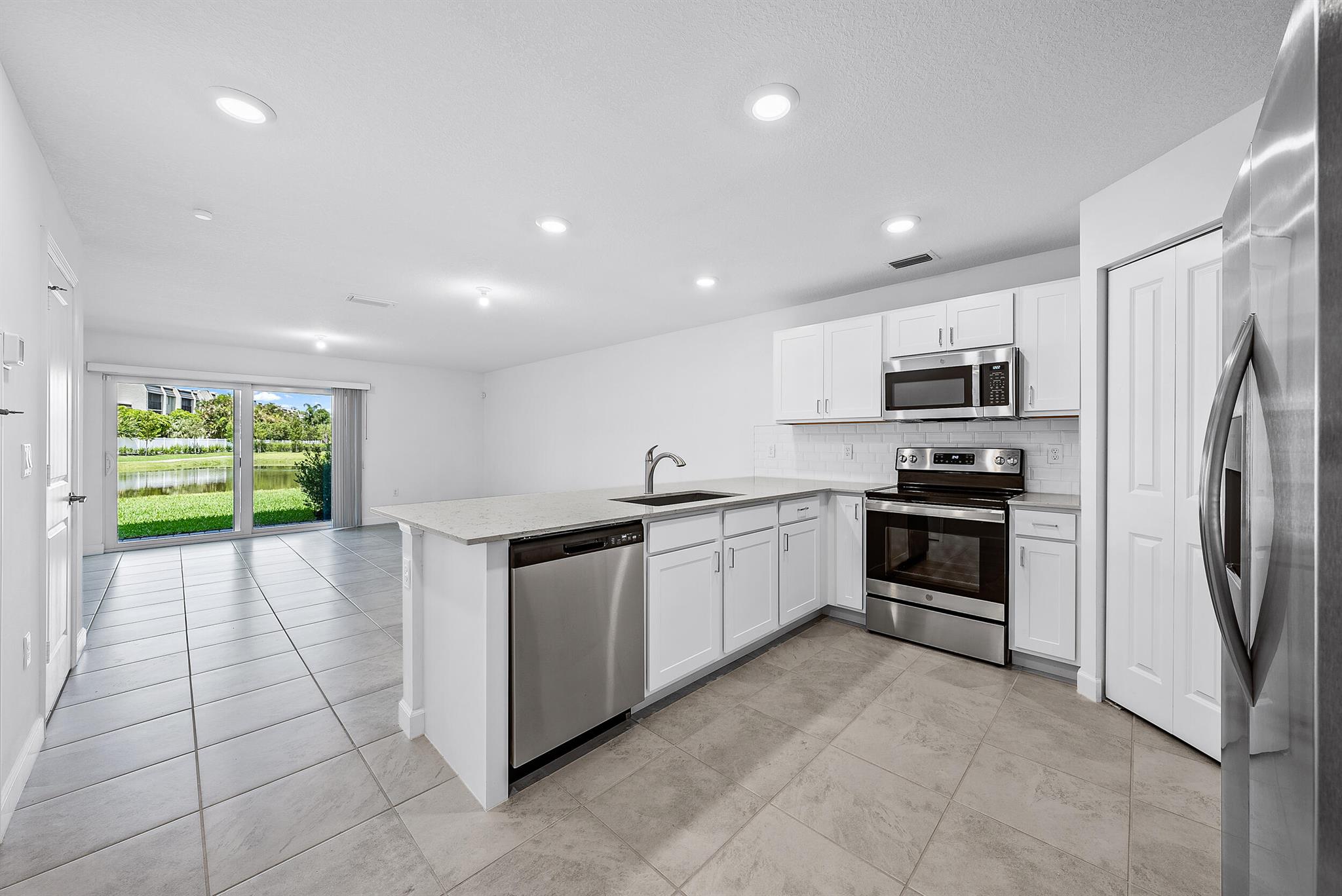LAKEWOOD COVE - Residential Lease