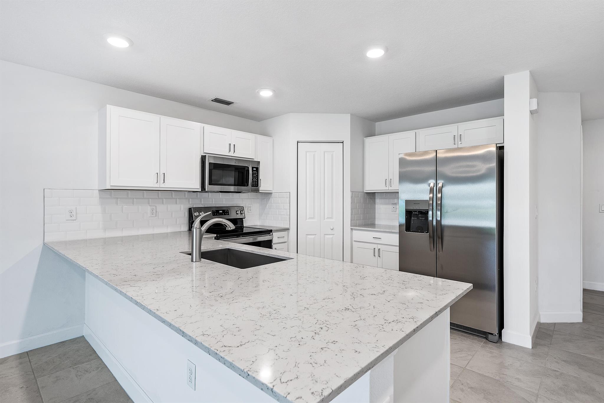 LAKEWOOD COVE - Residential Lease