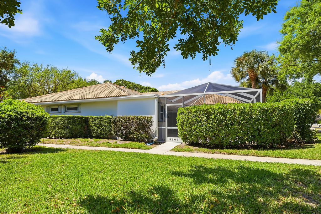 Photo of 9502 Chapman Oak Court, Palm Beach Gardens, FL 33410 (MLS # B26018749)
