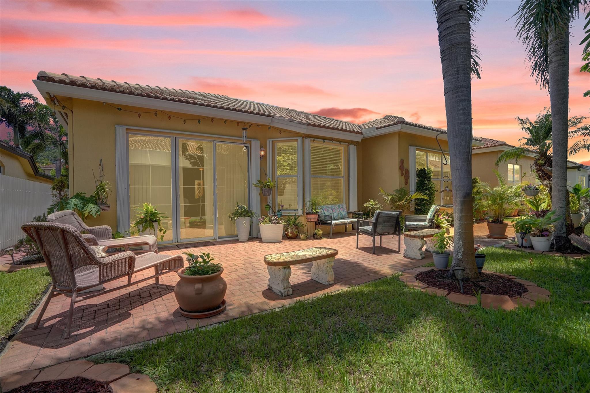 Pod 9 At Monarch Lakes 16 - Residential