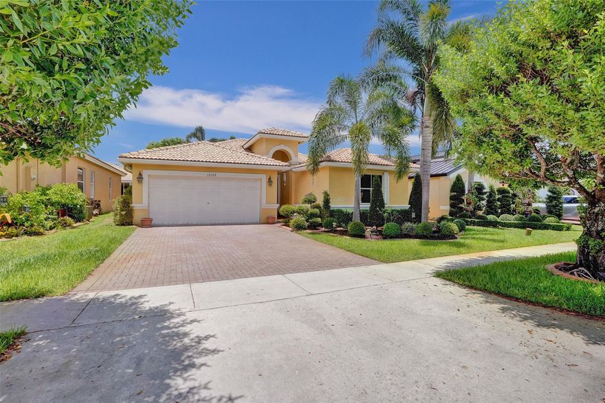 Motivated Seller, Price is Negotiable! Welcome to your dream home in the highly desirable Monarch Lakes
community! This beautifully remodeled home offers 1,839 sq ft of thoughtfully designed living space with 3
bedrooms and 2 full bathrooms—all in A+ condition and professionally inspected. Located in a secured, gated
community with automatic access, this home offers both privacy and ease. The low-maintenance yard features
pavers, reducing grass upkeep while enhancing curb appeal. Inside, you’ll fall in love with the open-concept floor
plan—perfect for entertaining guests or relaxing. The spacious living and dining areas flow seamlessly into the
stunning kitchen, which boasts ample counter space, a large center island, and a charming bay window that fills the
room with natural light.