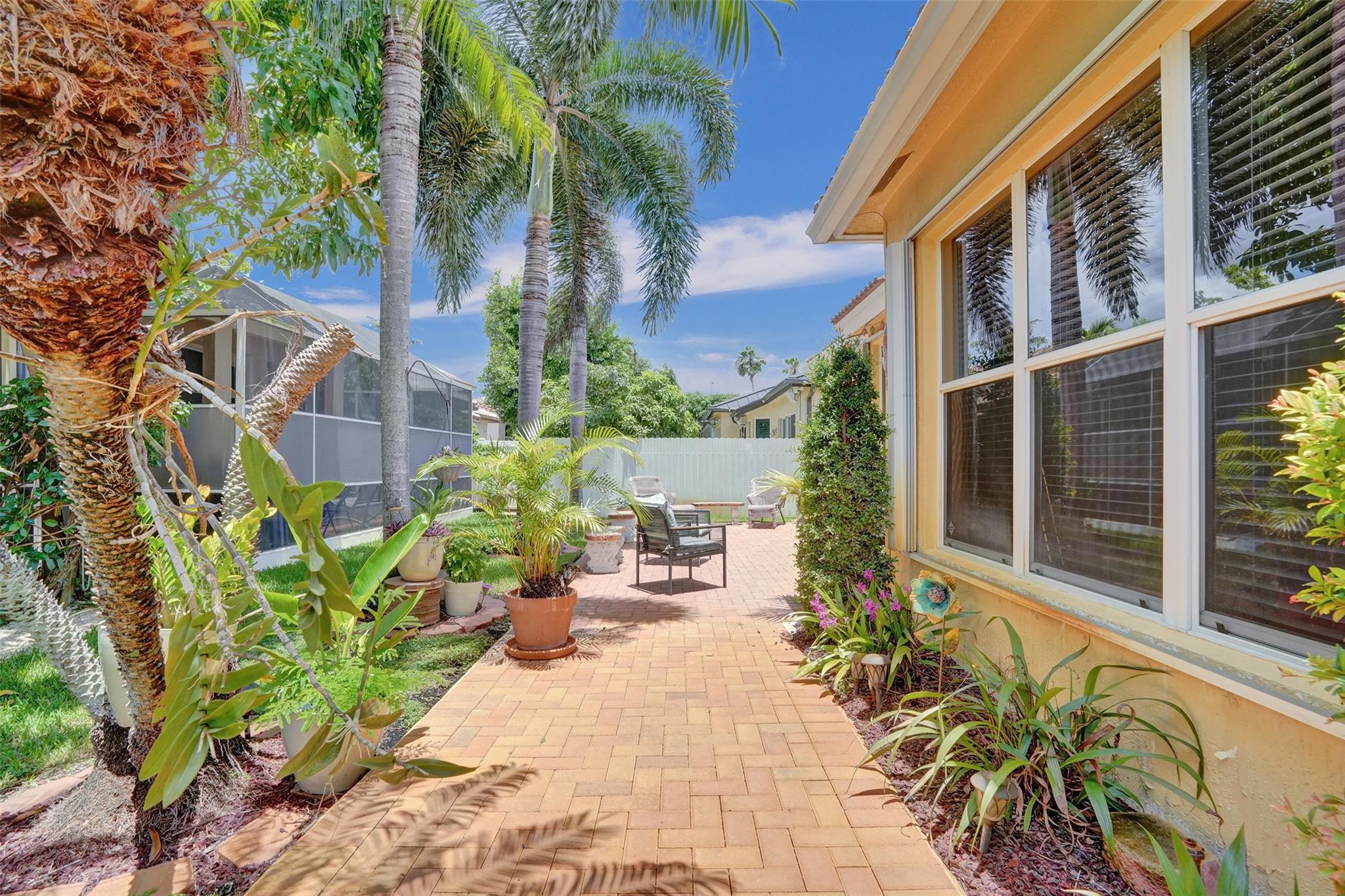 Pod 9 At Monarch Lakes 16 - Residential