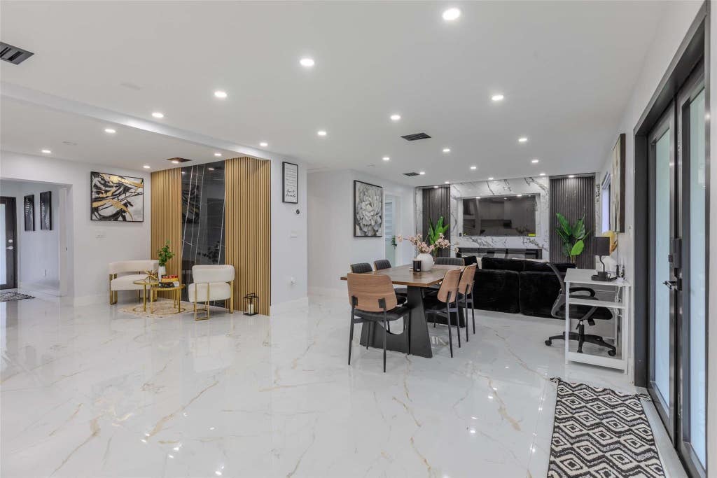 Photo of 2633 NW Taft Street, Hollywood, FL 33020 (MLS # B26041147)