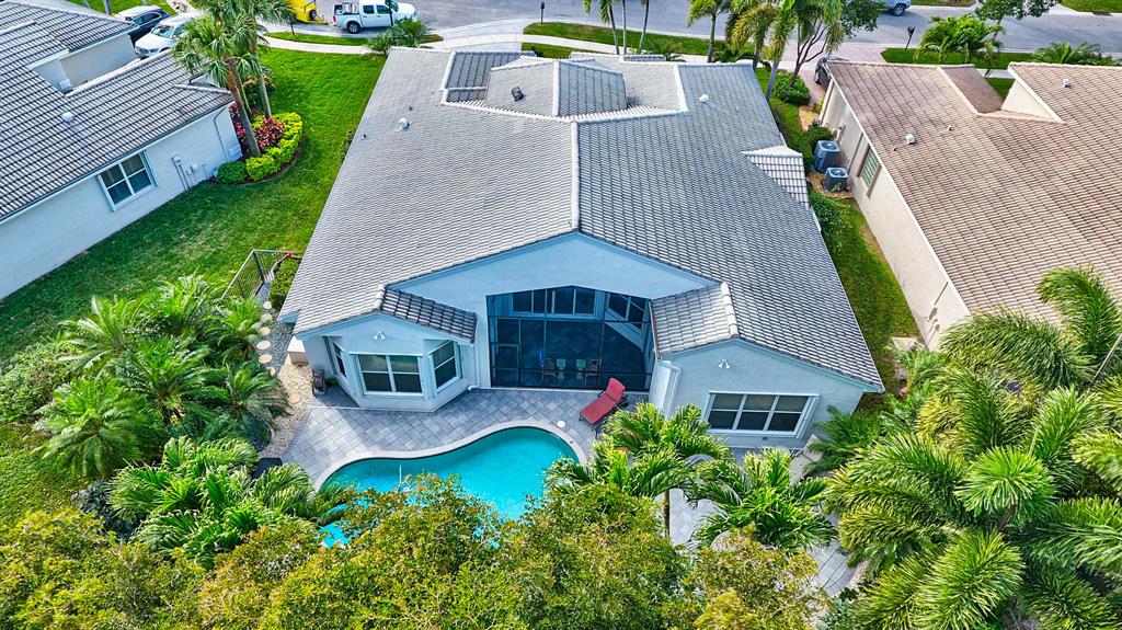 VALENCIA FALLS 9 - Residential