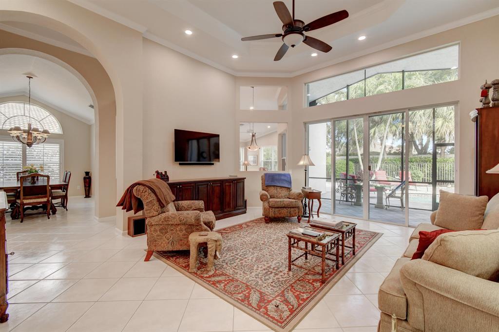 VALENCIA FALLS 9 - Residential