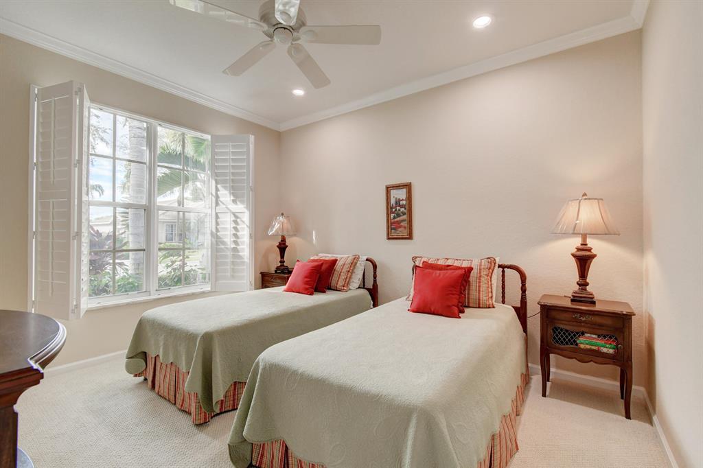 VALENCIA FALLS 9 - Residential