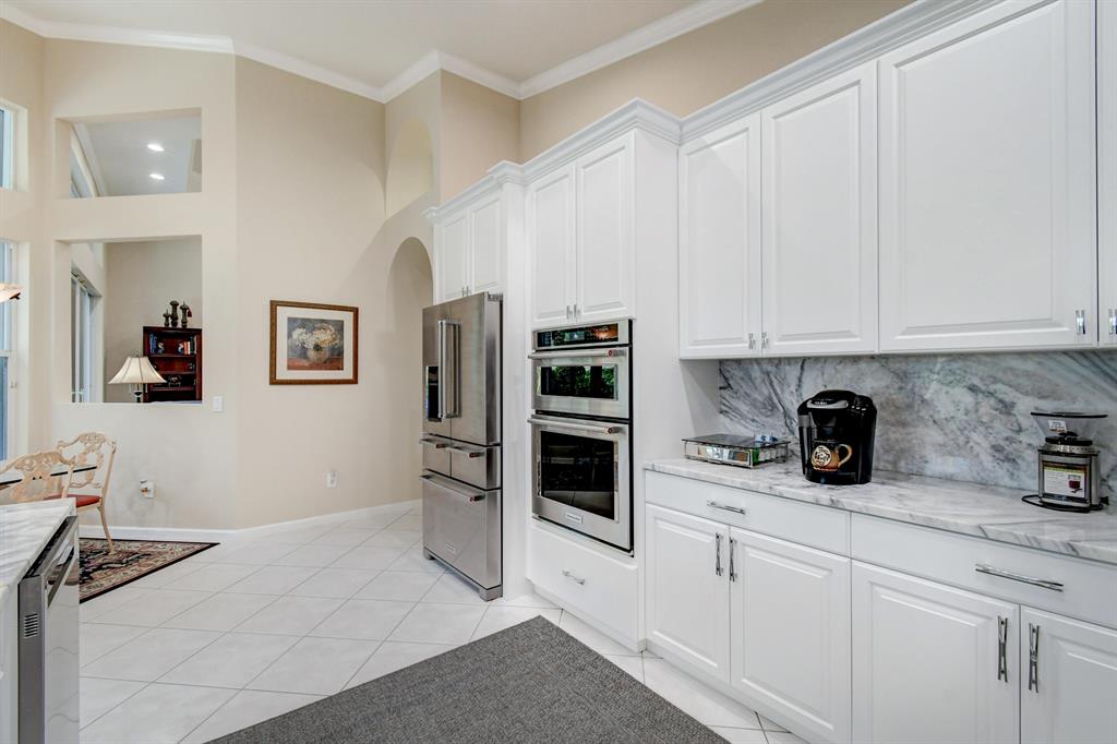 VALENCIA FALLS 9 - Residential