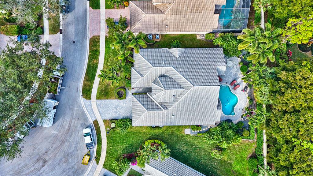 VALENCIA FALLS 9 - Residential