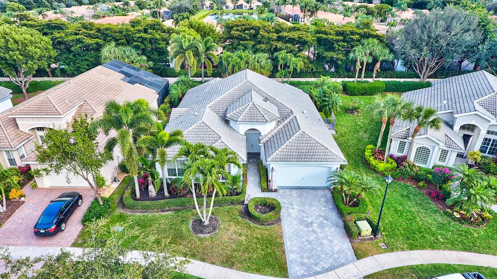 VALENCIA FALLS 9 - Residential