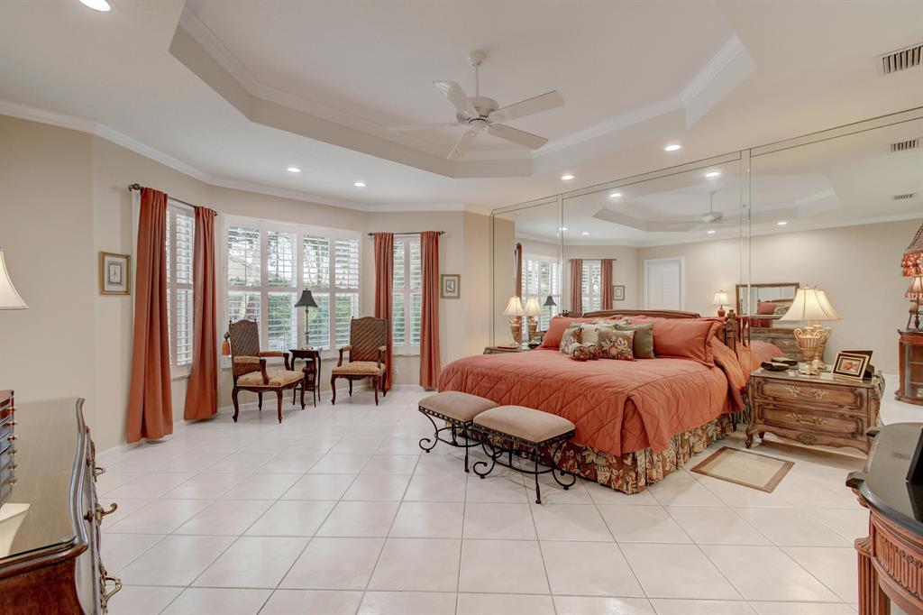 VALENCIA FALLS 9 - Residential