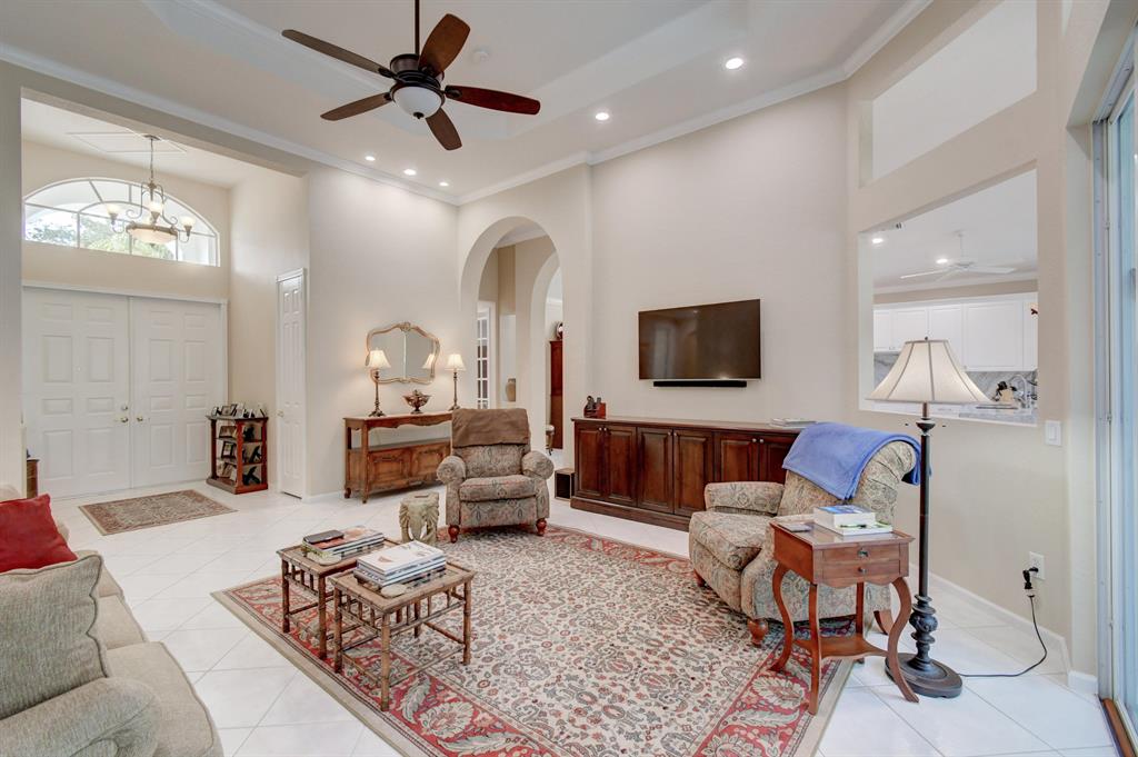 VALENCIA FALLS 9 - Residential