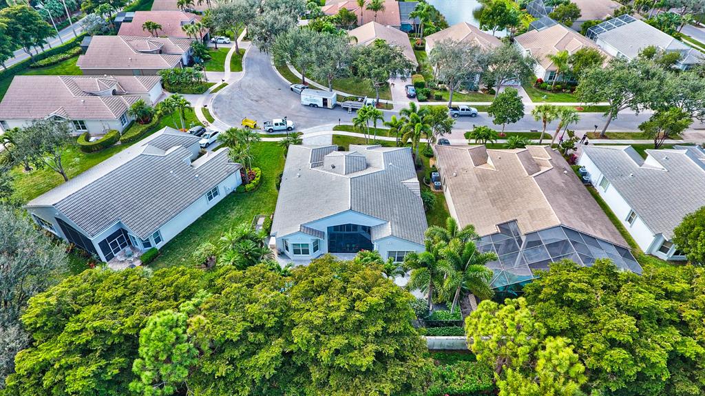 VALENCIA FALLS 9 - Residential