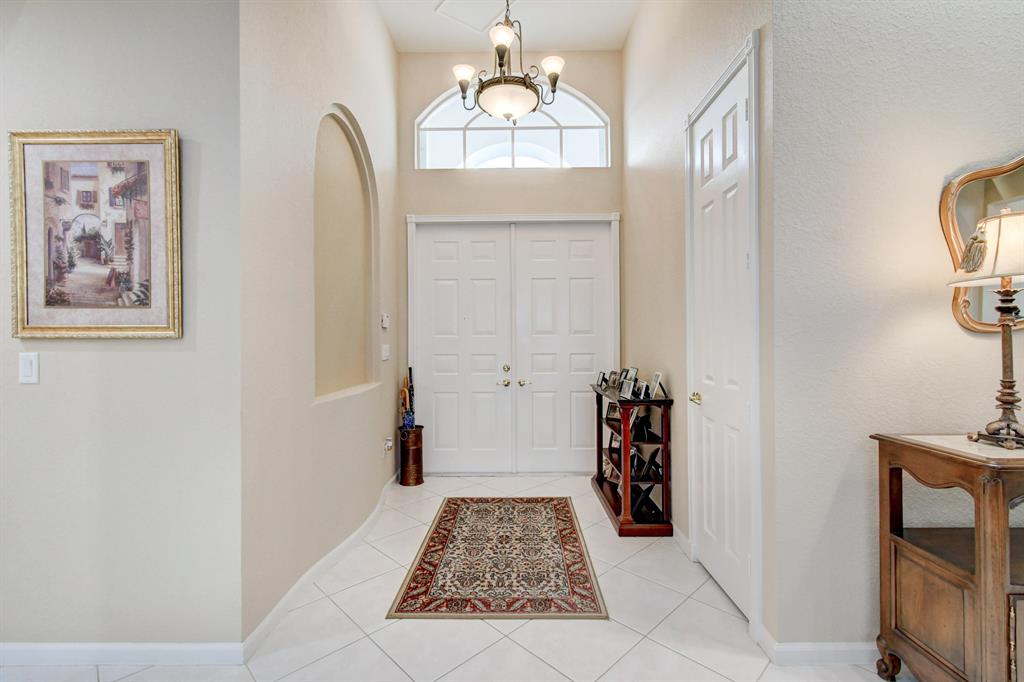 VALENCIA FALLS 9 - Residential