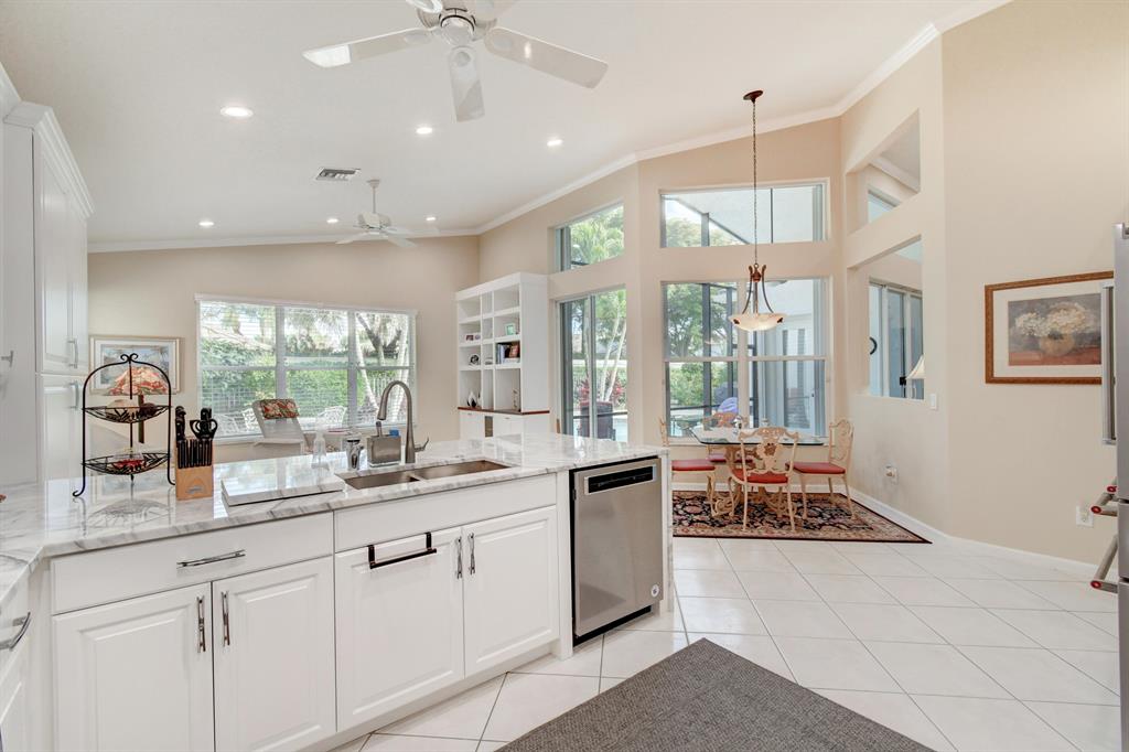 VALENCIA FALLS 9 - Residential