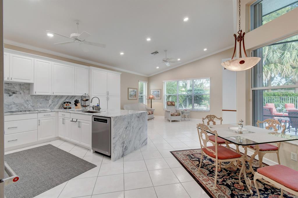 VALENCIA FALLS 9 - Residential