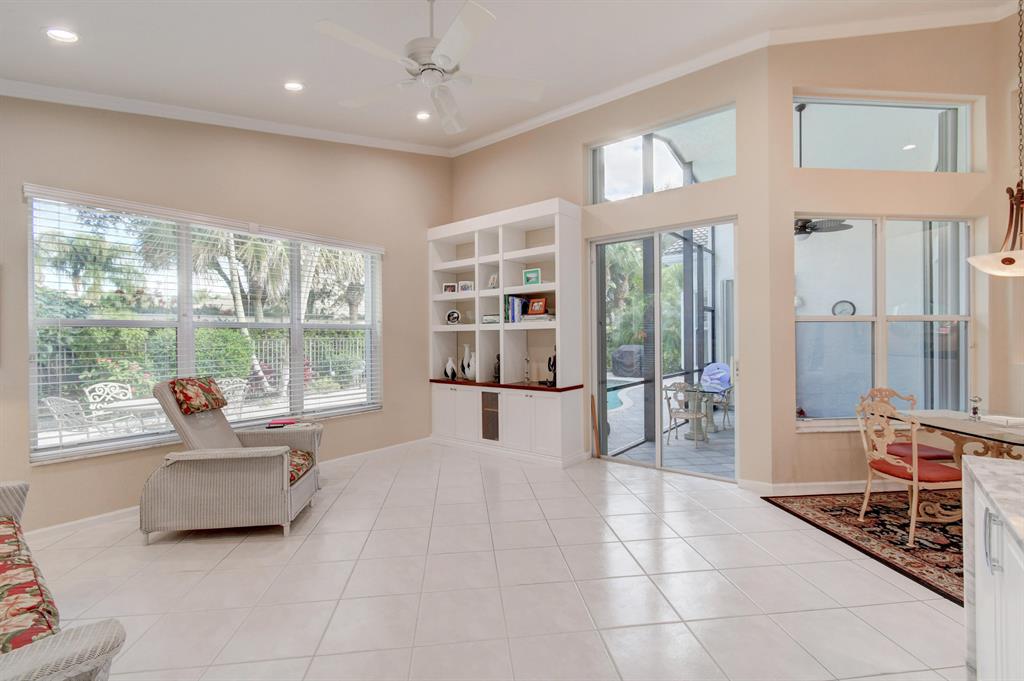 VALENCIA FALLS 9 - Residential