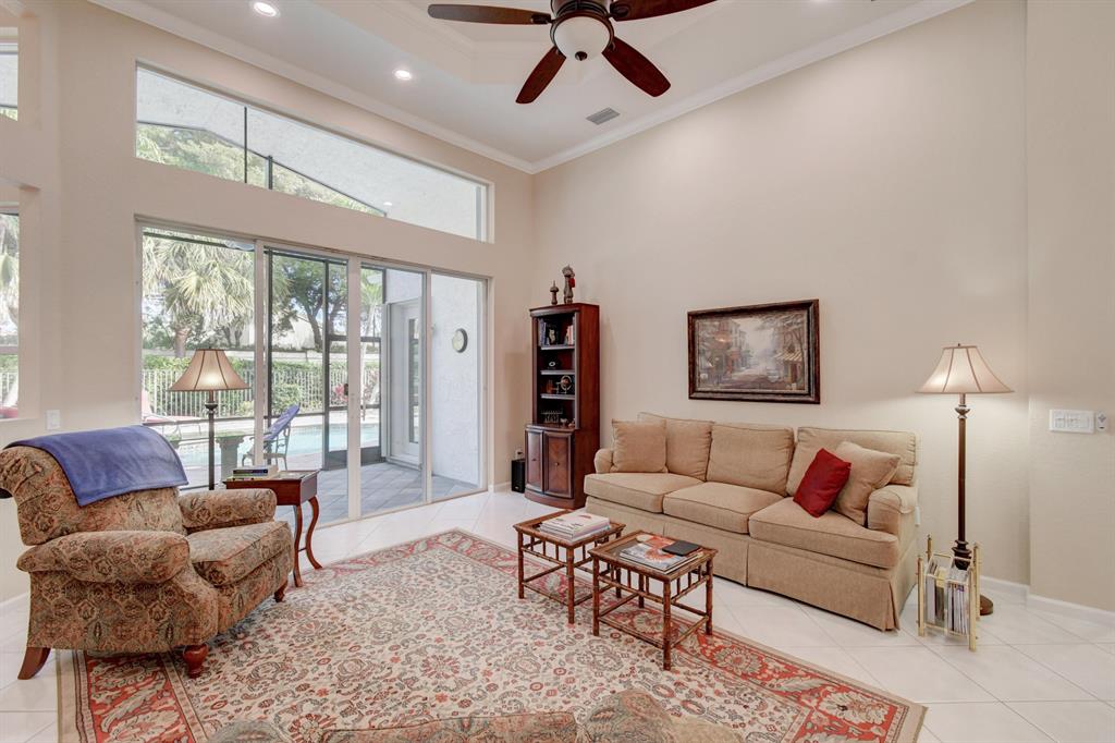 VALENCIA FALLS 9 - Residential