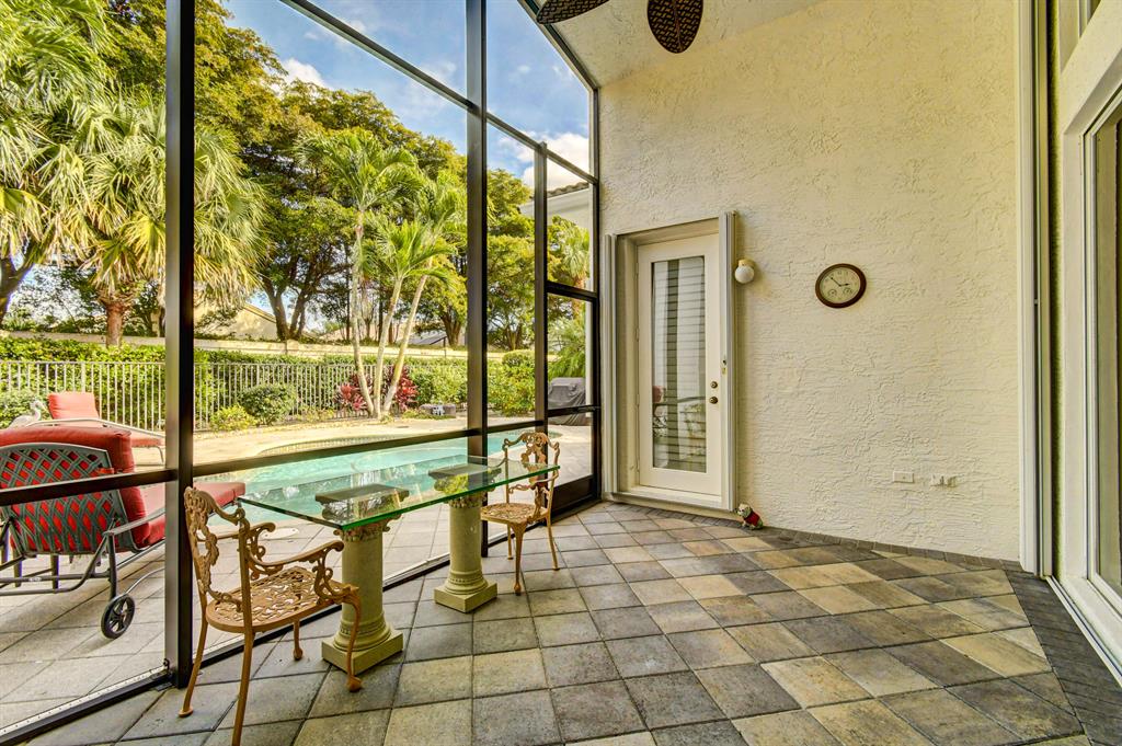 VALENCIA FALLS 9 - Residential