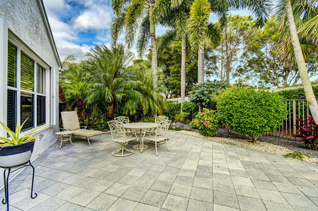 VALENCIA FALLS 9 - Residential