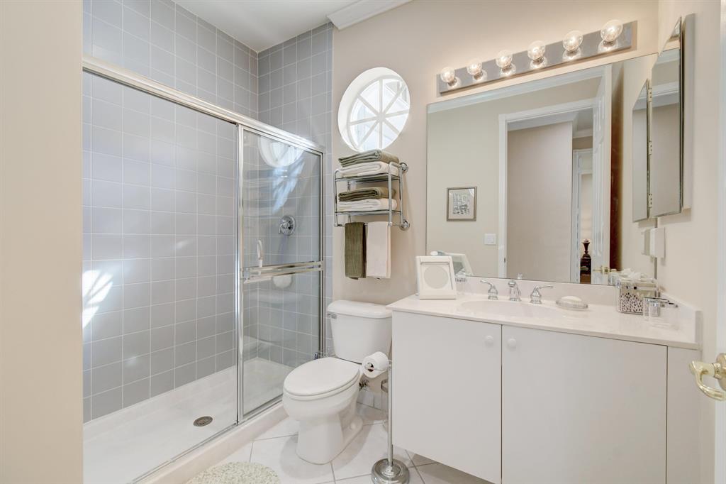 VALENCIA FALLS 9 - Residential