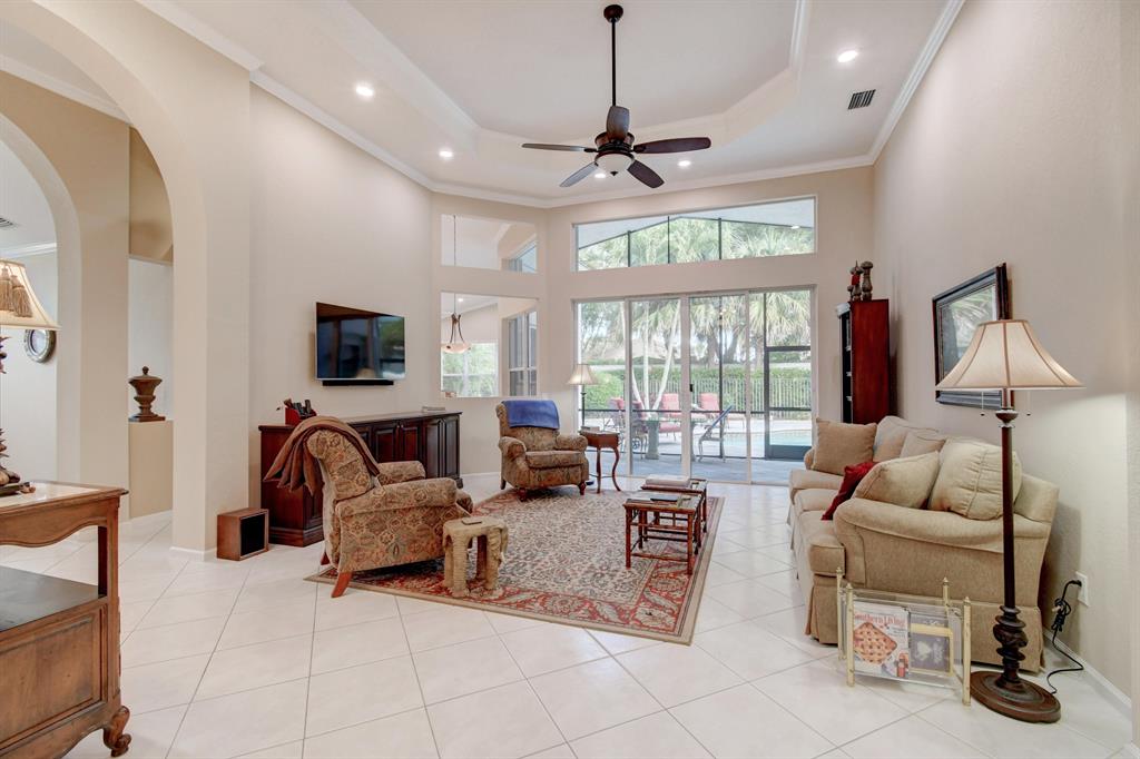 VALENCIA FALLS 9 - Residential