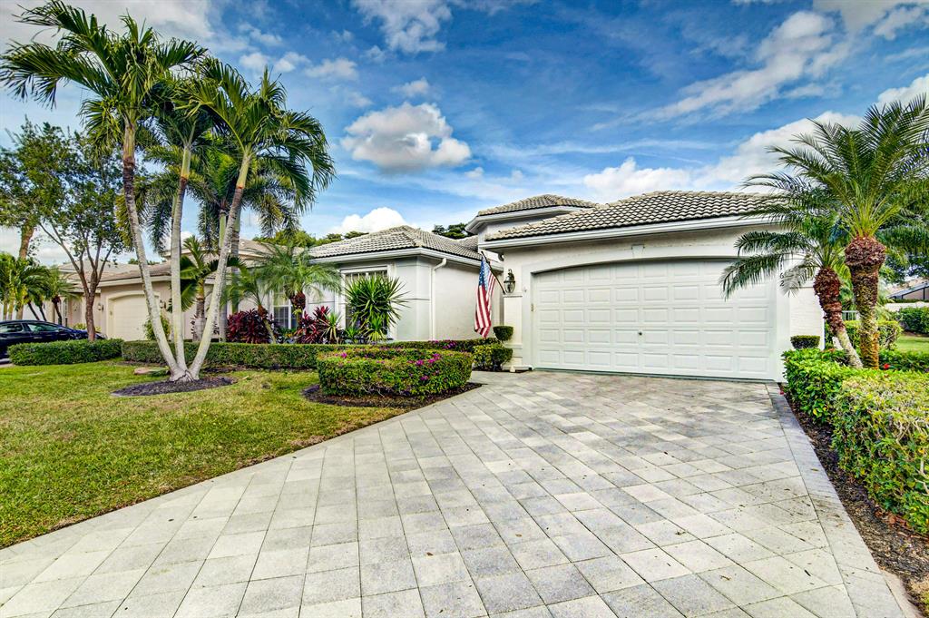 VALENCIA FALLS 9 - Residential