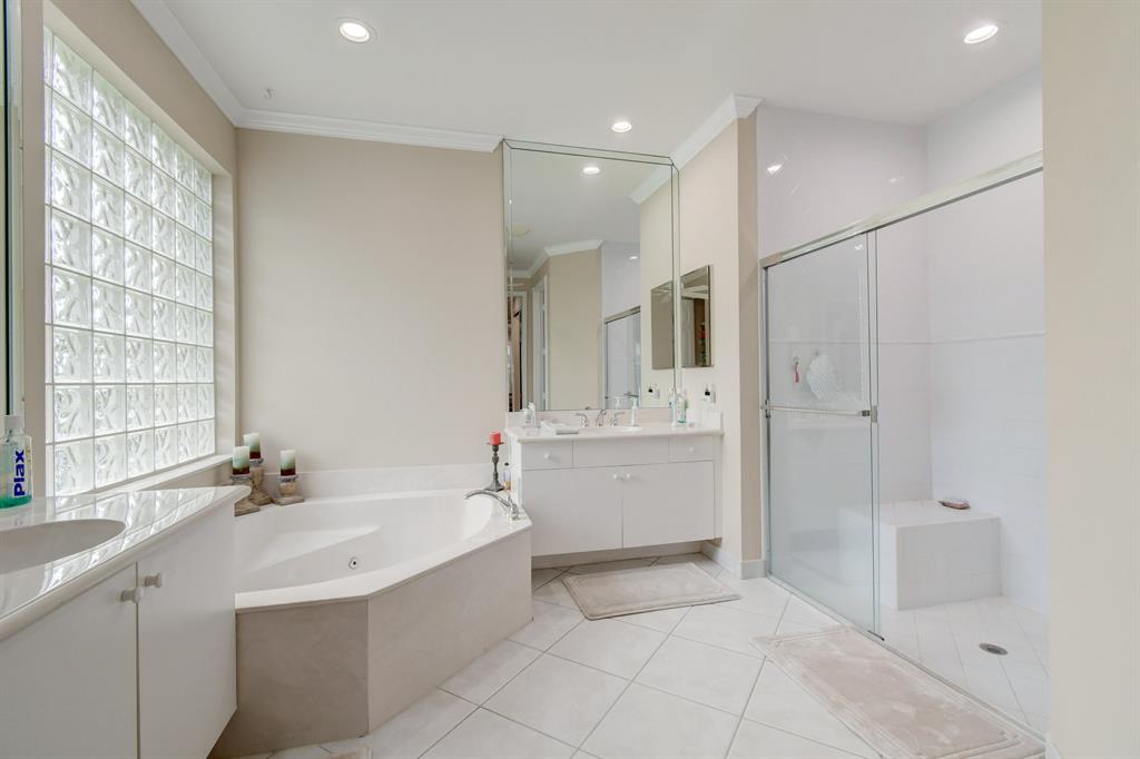 VALENCIA FALLS 9 - Residential