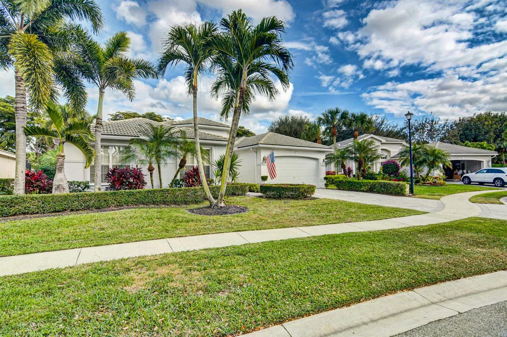 VALENCIA FALLS 9 - Residential