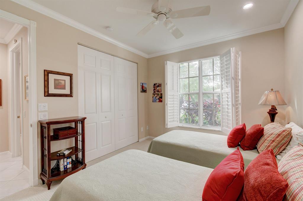 VALENCIA FALLS 9 - Residential