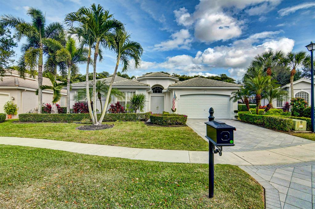 VALENCIA FALLS 9 - Residential