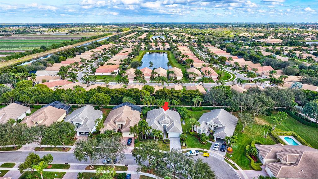 VALENCIA FALLS 9 - Residential