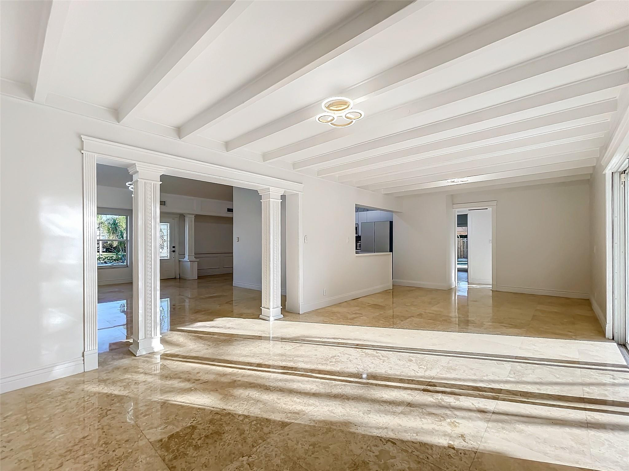 JENADA ISLE - Residential