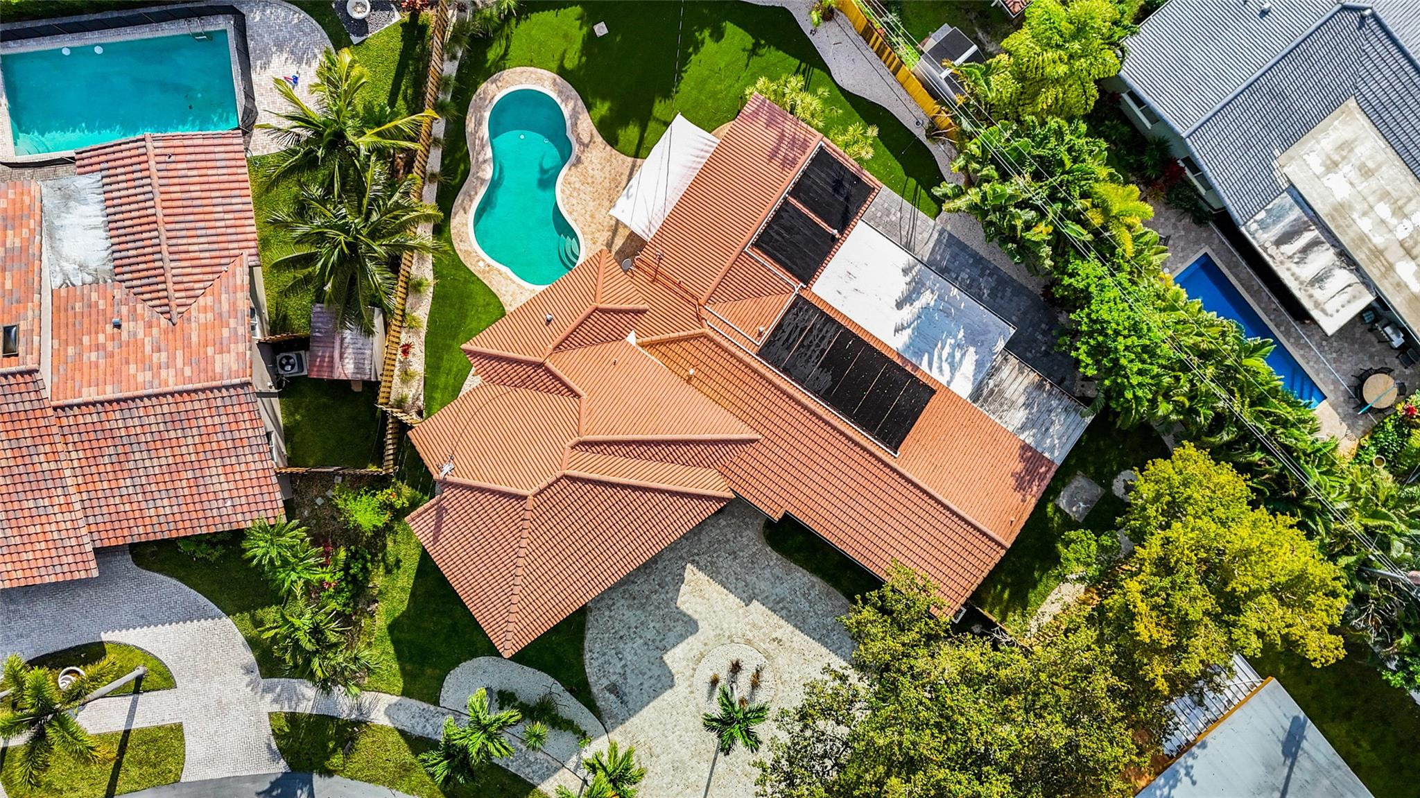 JENADA ISLE - Residential