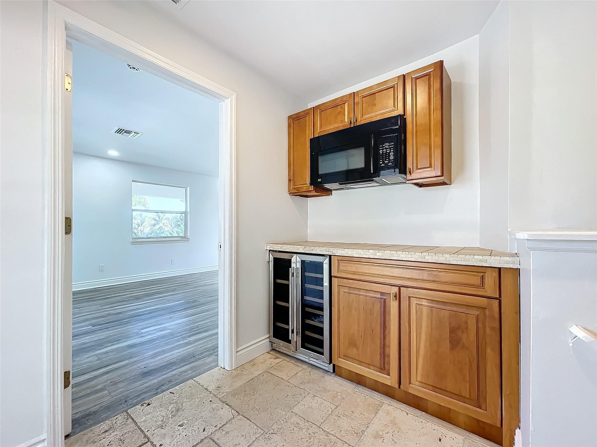 JENADA ISLE - Residential