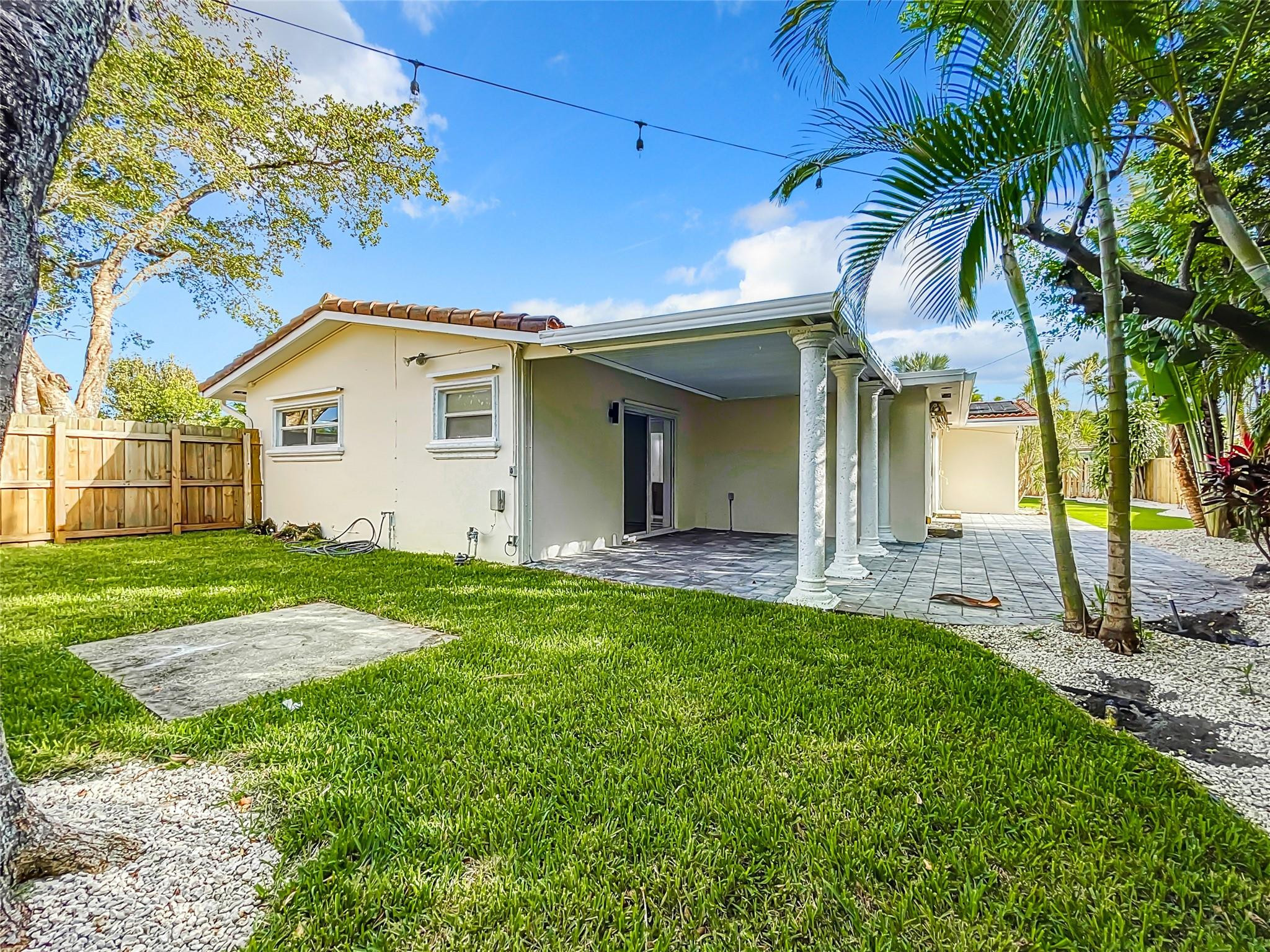 JENADA ISLE - Residential